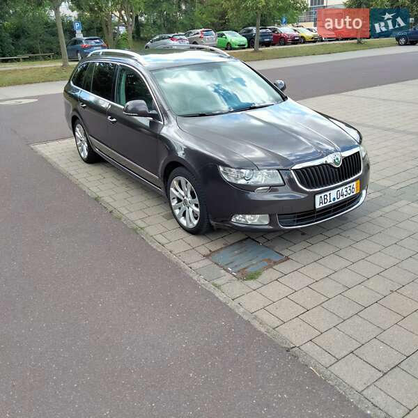 Универсал Skoda Superb 2010 в Хмельницком