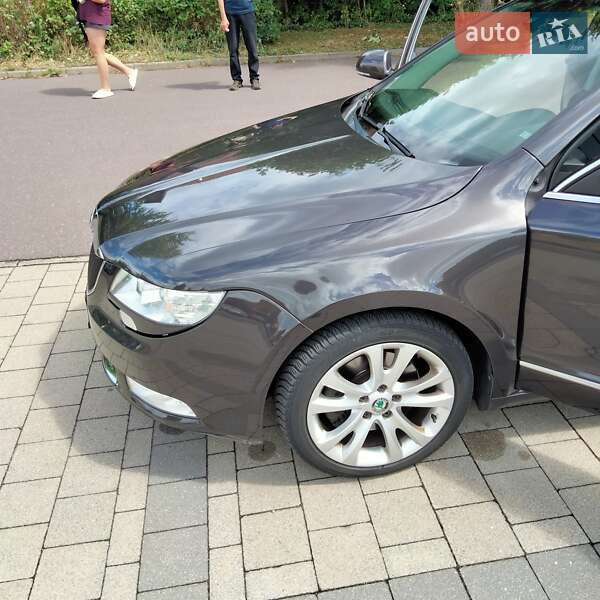 Универсал Skoda Superb 2010 в Хмельницком