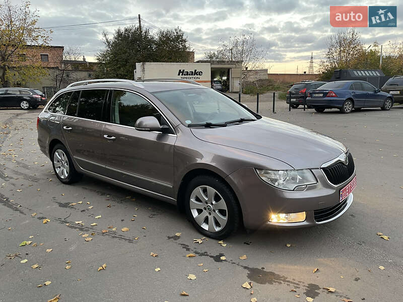 Універсал Skoda Superb 2012 в Рівному