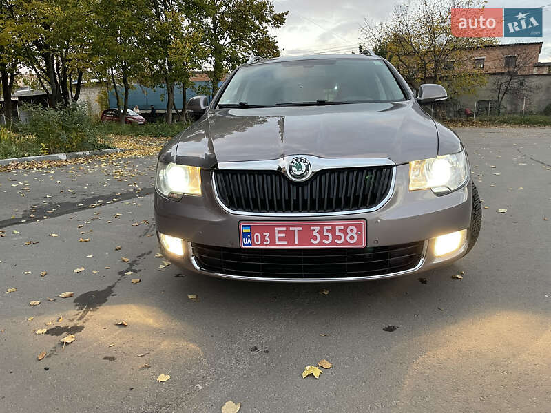 Універсал Skoda Superb 2012 в Рівному