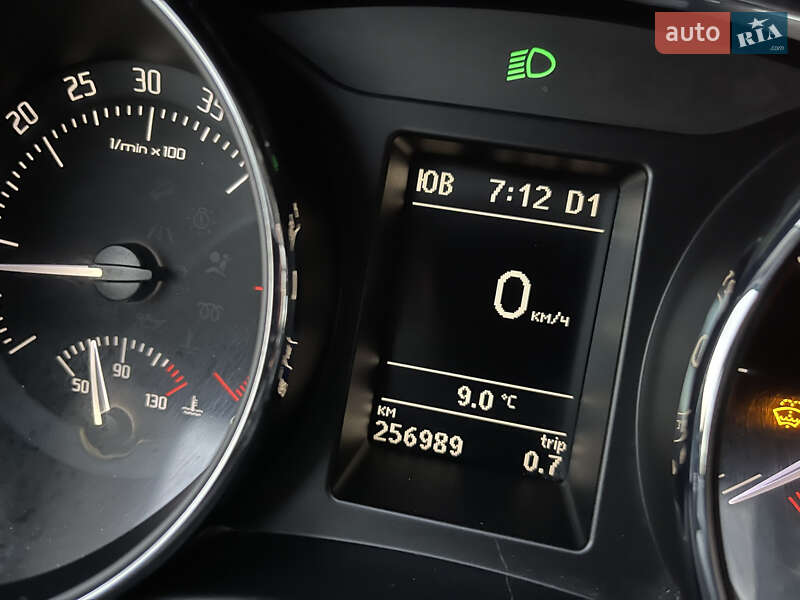 Універсал Skoda Superb 2012 в Рівному