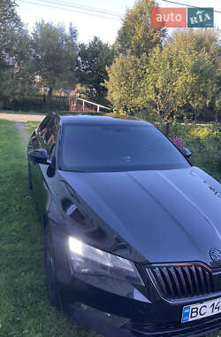 Ліфтбек Skoda Superb 2015 в  фото 3 Ліфтбек Skoda Superb 2015 в