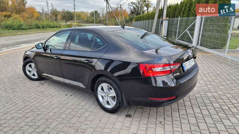 Лифтбек Skoda Superb 2016 в Львове фото 31 Лифтбек Skoda Superb 2016 в Львове