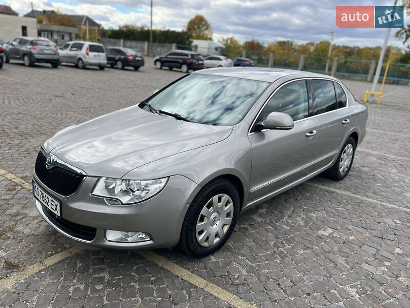 Skoda Superb 2012 Skoda Superb 2012