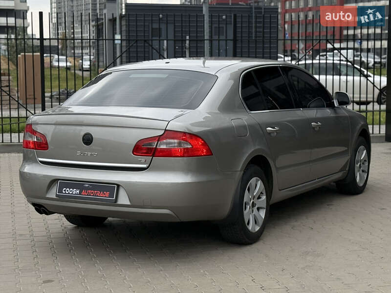 Ліфтбек Skoda Superb 2012 в Києві