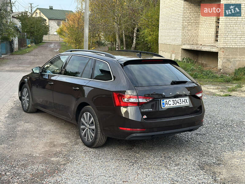 Универсал Skoda Superb 2021 в Нововолынске