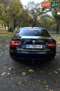 Ліфтбек Skoda Superb 2015 в  фото 10 Ліфтбек Skoda Superb 2015 в