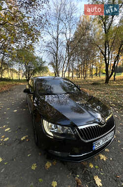 Ліфтбек Skoda Superb 2015 в  фото 8 Ліфтбек Skoda Superb 2015 в