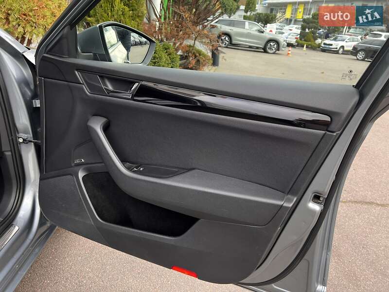 Универсал Skoda Superb 2018 в Ровно