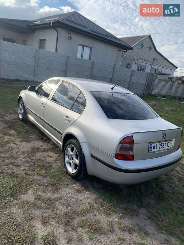 Ліфтбек Skoda Superb 2006 в Дніпрі