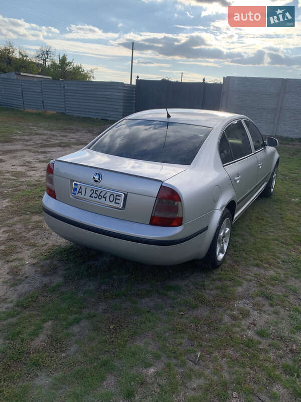 Ліфтбек Skoda Superb 2006 в Дніпрі