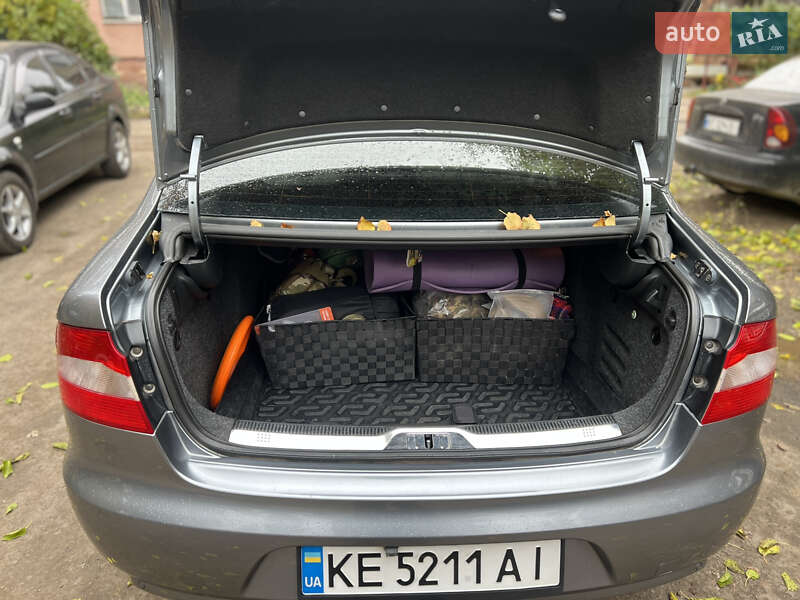 Лифтбек Skoda Superb 2011 в Кривом Роге фото 8 Лифтбек Skoda Superb 2011 в Кривом Роге