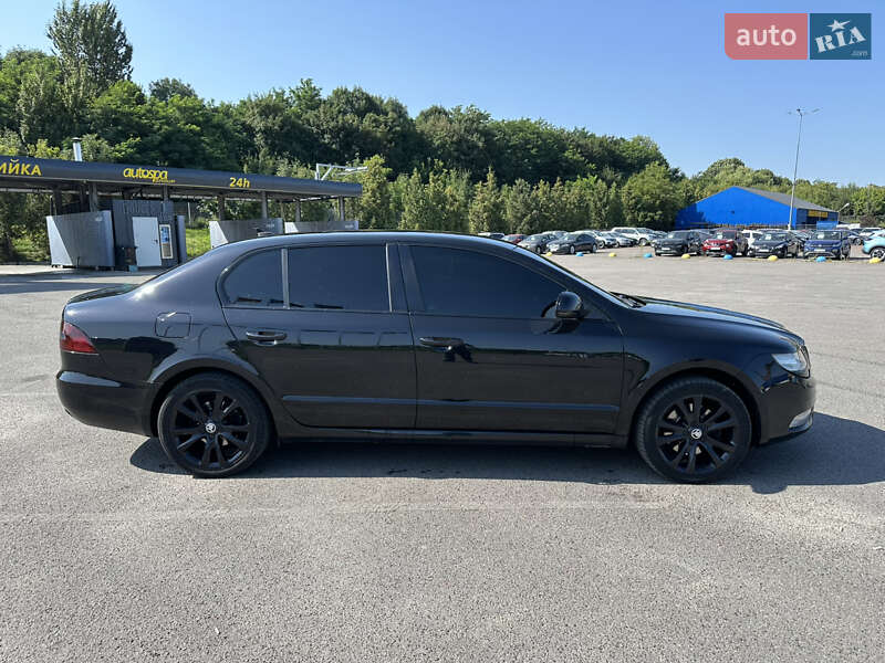 Лифтбек Skoda Superb 2012 в Львове