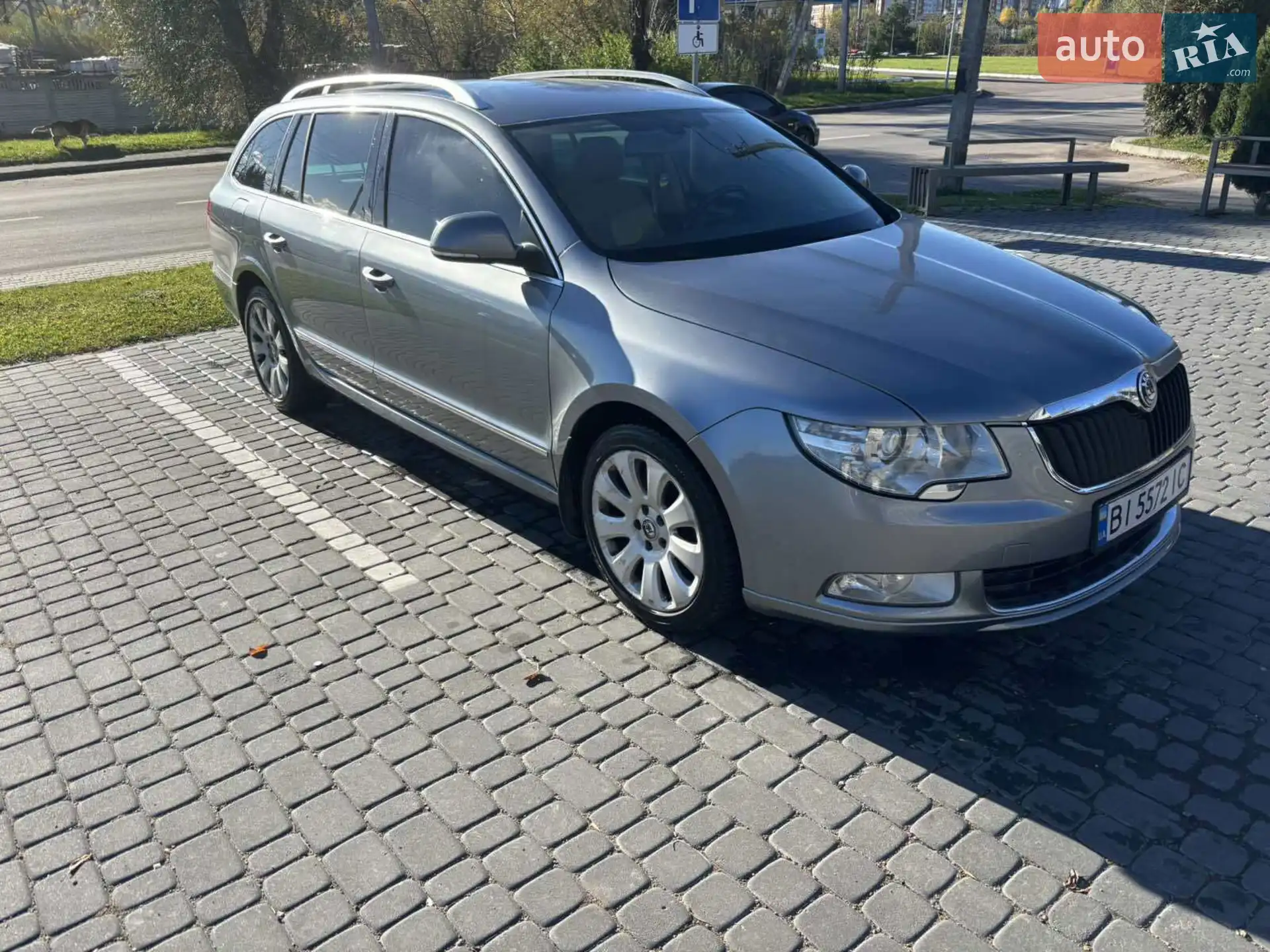 2010 Skoda Superb - мініатюра 5