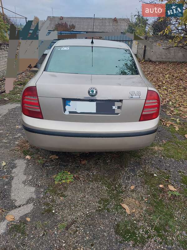 Лифтбек Skoda Superb 2005 в Варваровке