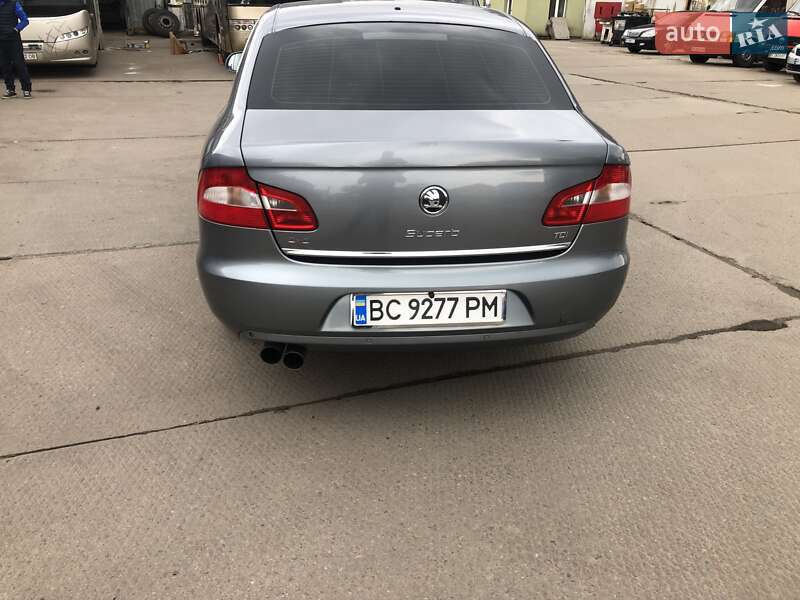 Ліфтбек Skoda Superb 2012 в Львові