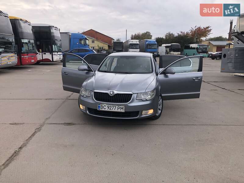 Skoda Superb 2012 Skoda Superb 2012