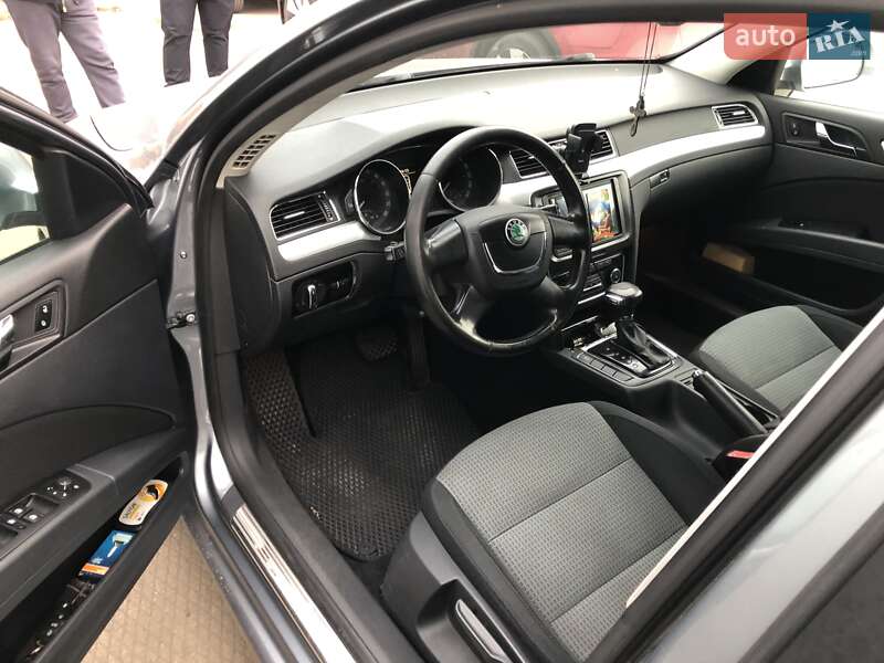 Ліфтбек Skoda Superb 2012 в Львові