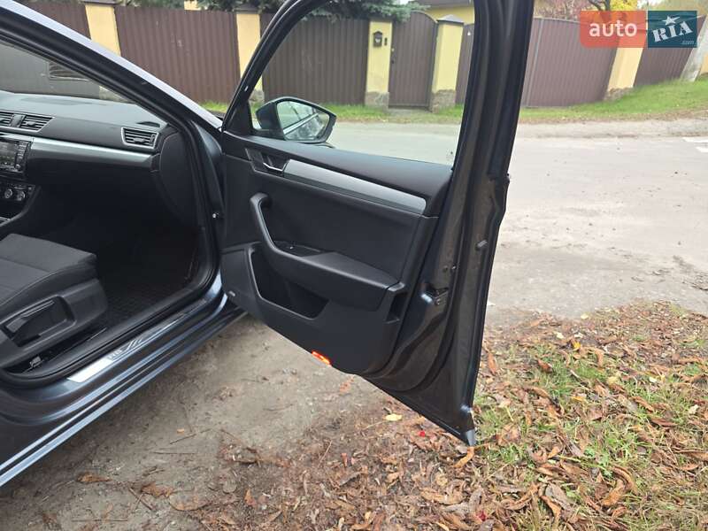 Універсал Skoda Superb 2015 в Києві фото 46 Універсал Skoda Superb 2015 в Києві
