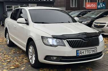 Лифтбек Skoda Superb 2013 в 