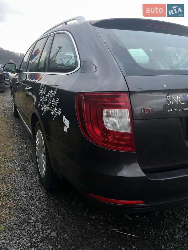 Универсал Skoda Superb 2011 в Ужгороде фото 10 Универсал Skoda Superb 2011 в Ужгороде