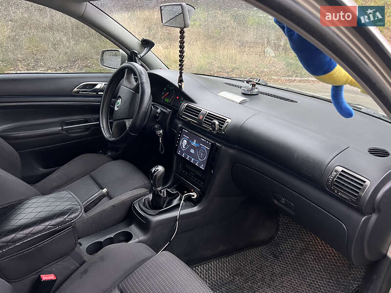 Ліфтбек Skoda Superb 2006 в Дніпрі