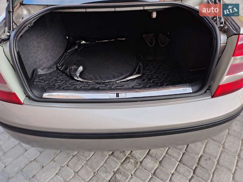 Лифтбек Skoda Superb 2007 в Нетешине