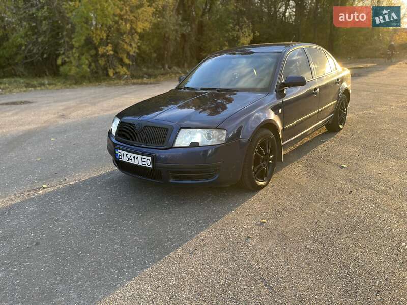 Лифтбек Skoda Superb 2002 в Кропивницком