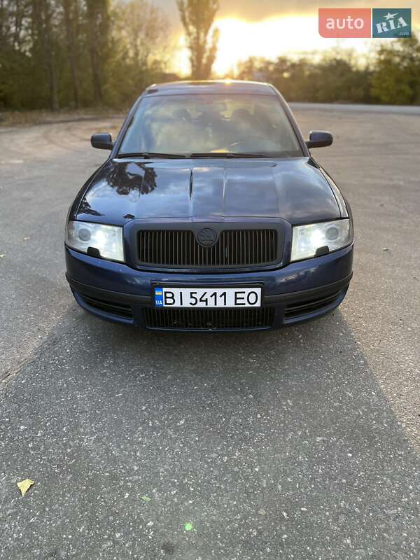 Лифтбек Skoda Superb 2002 в Кропивницком