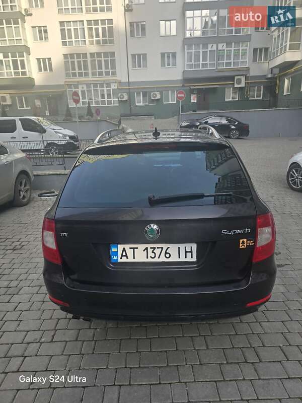 Універсал Skoda Superb 2012 в Івано-Франківську