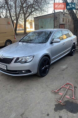 Лифтбек Skoda Superb 2013 в Славянске