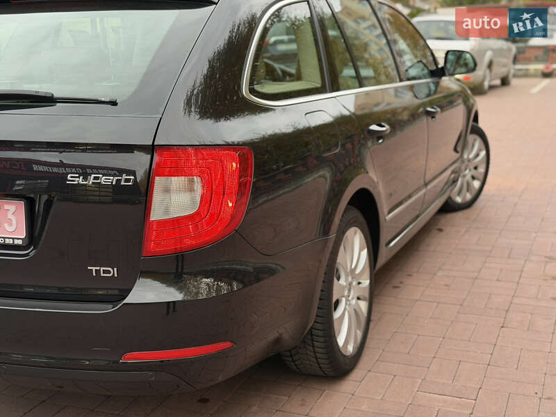Універсал Skoda Superb 2012 в Рівному