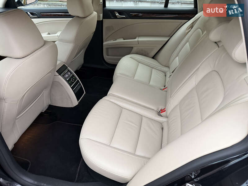 Універсал Skoda Superb 2012 в Рівному