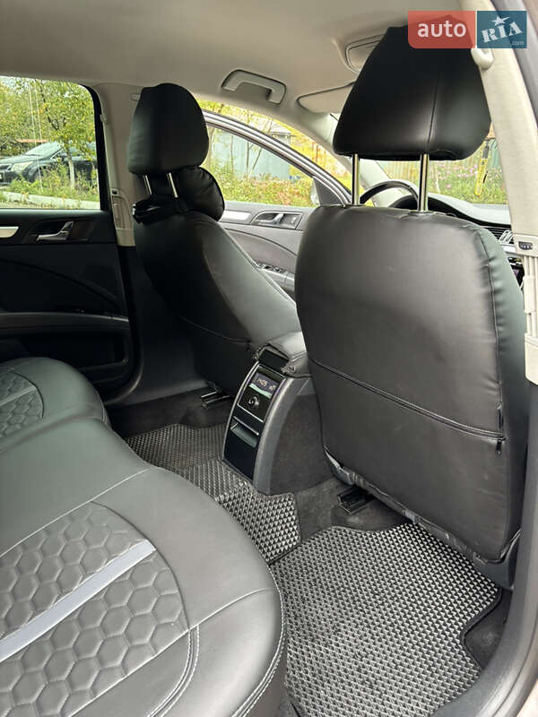 Универсал Skoda Superb 2010 в Ивано-Франковске