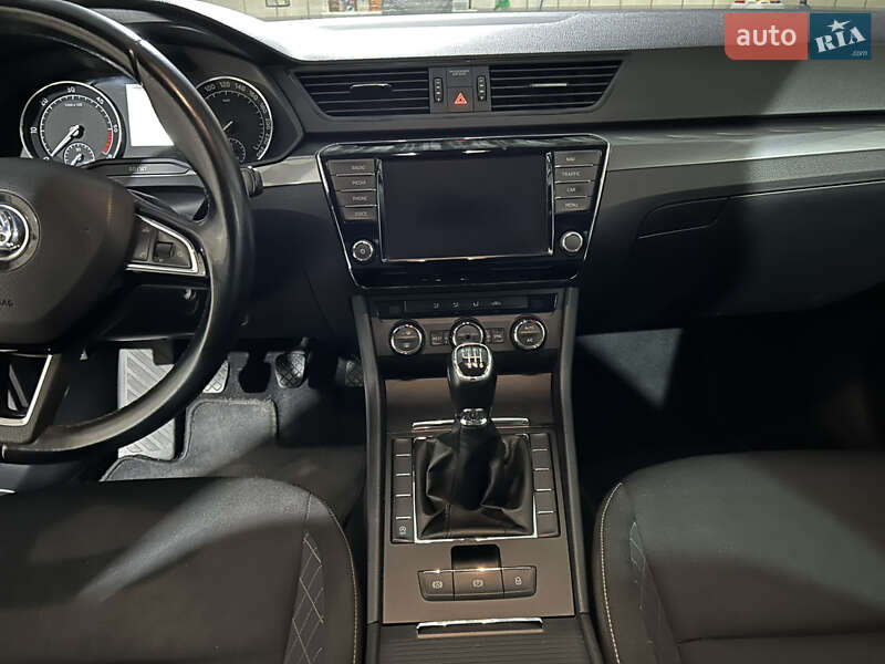 Универсал Skoda Superb 2016 в Кривом Роге