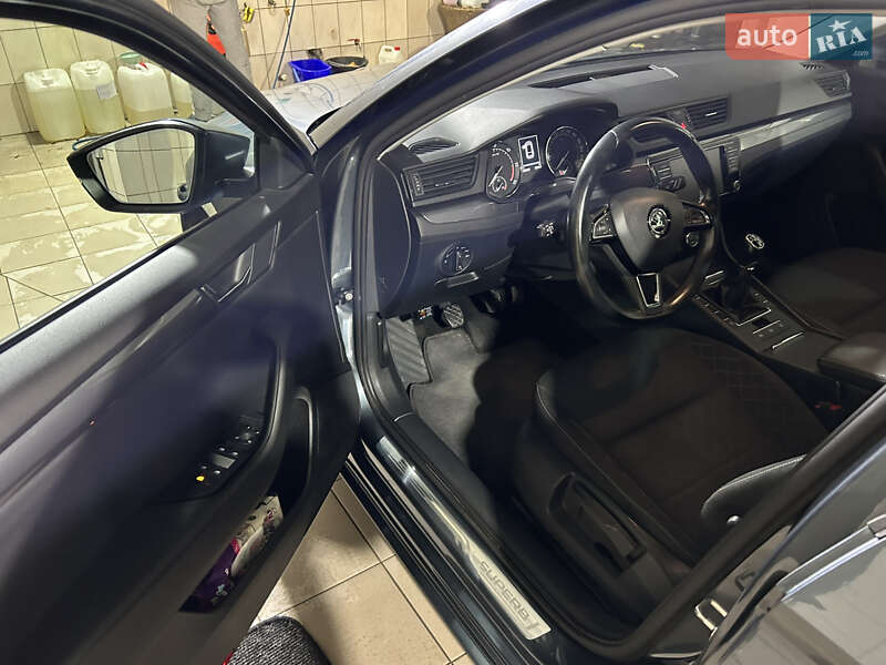 Универсал Skoda Superb 2016 в Кривом Роге