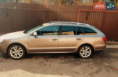 Универсал Skoda Superb 2014 в Киеве