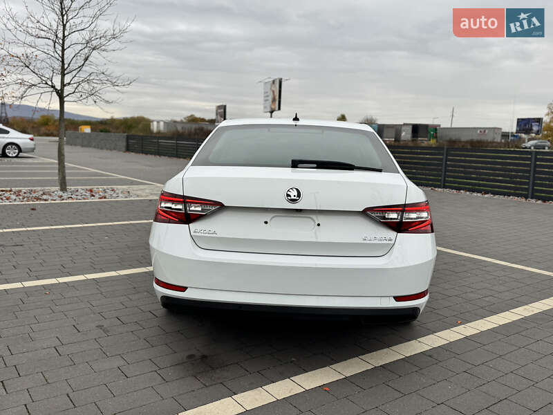 Лифтбек Skoda Superb 2017 в Мукачево