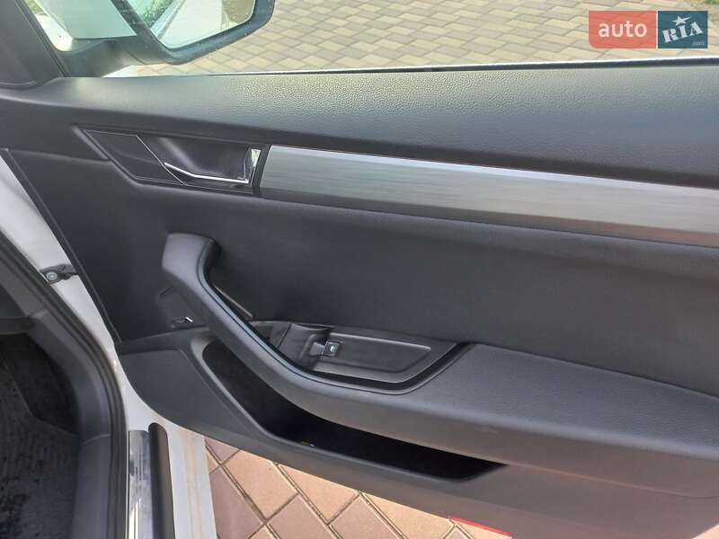 Универсал Skoda Superb 2019 в Днепре