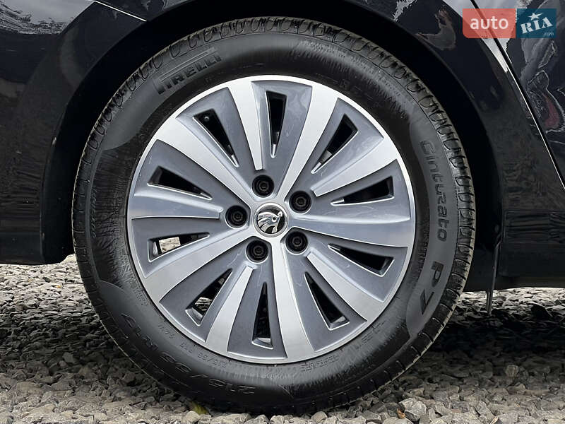 Универсал Skoda Superb 2021 в Луцке