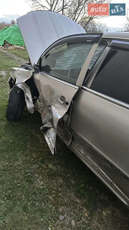 Лифтбек Skoda Superb 2003 в Брошневе-Осаде