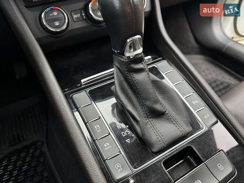 Универсал Skoda Superb 2015 в Василькове