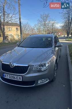 Універсал Skoda Superb 2011 в Бурштині