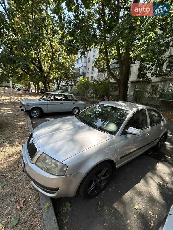 Лифтбек Skoda Superb 2006 в Василькове