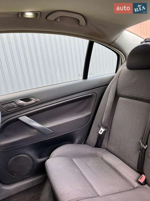 Лифтбек Skoda Superb 2006 в Василькове