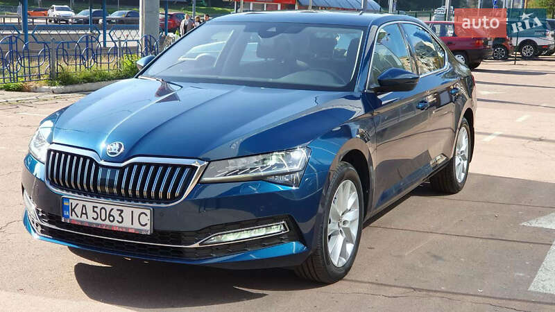 Лифтбек Skoda Superb 2021 в Киеве