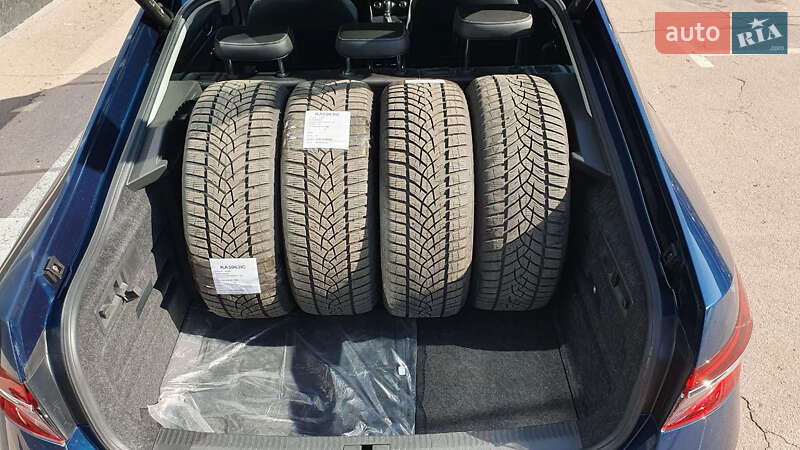 Лифтбек Skoda Superb 2021 в Киеве