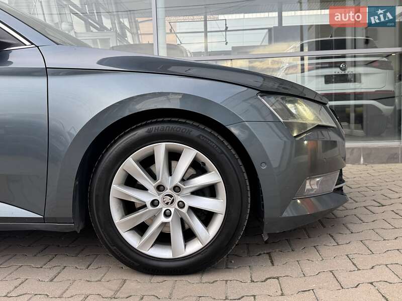 Універсал Skoda Superb 2018 в Чернівцях