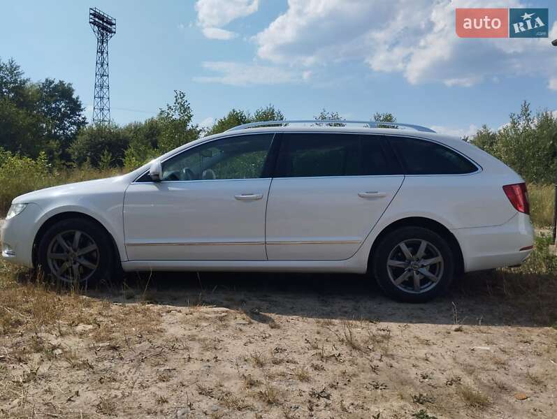 Универсал Skoda Superb 2010 в Долине