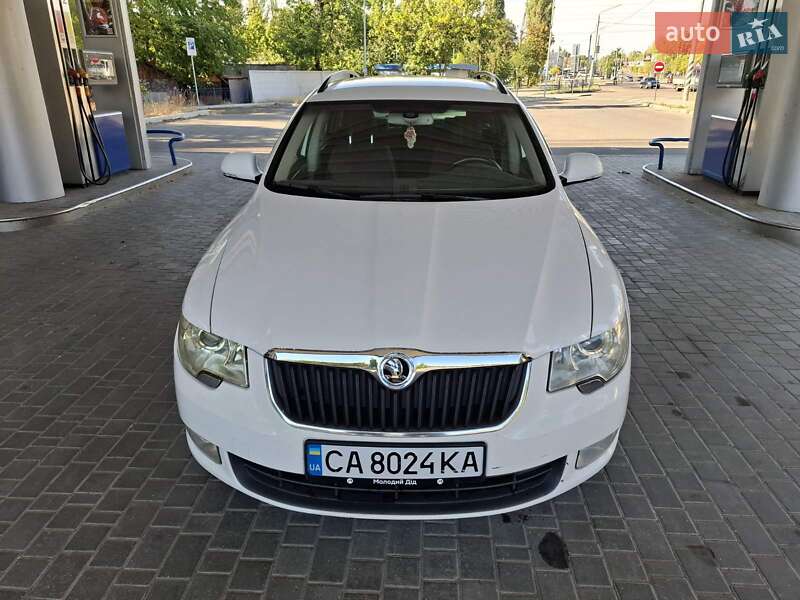 Универсал Skoda Superb 2011 в Николаеве
